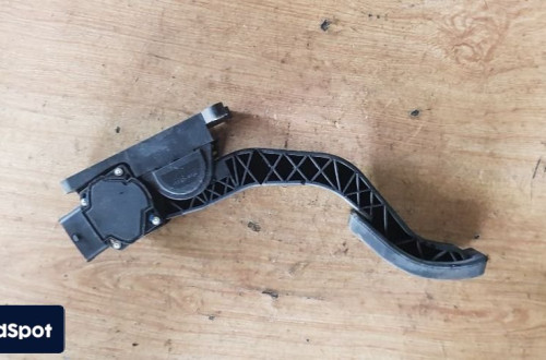 HYUNDAI MATRIX 1,5 CRDI POTENCJOMETR GAZU 0281002544 32705-17050