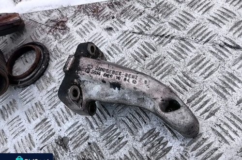 mercedes w123 123 beczka 2.0d lapa wspornik silnika r6152231304