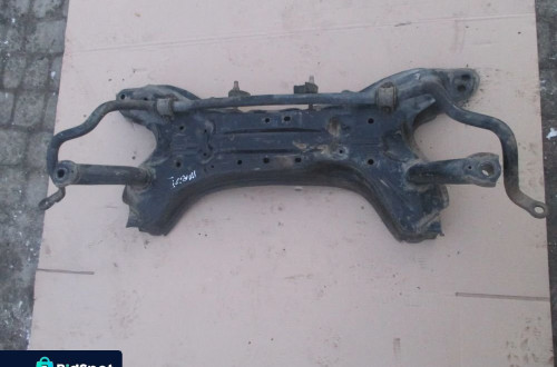 Sanki trawersa TOYOTA YARIS I