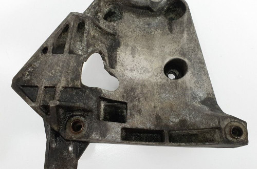 ŁAPA MOCOWANIE SPRĘŻARKI BMW 7 E65 3.0 D 7786708