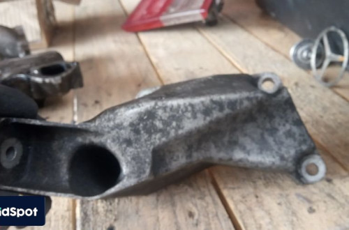 vw passat b5 lapa wspornik silnika 8d0199307p