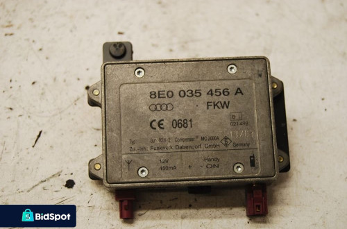 WZMACNIACZ ANTENY 8E0035456A AUDI A4 B6 B7