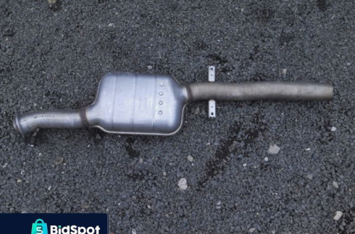 MERCEDES W205 C200 TŁUMIK WYDECH ŚRODKOWY Numer katalogowy części A2054910001