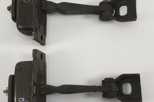 OGRANICZNIK DRZWI PRZÓD MERCEDES W168 A1687200116