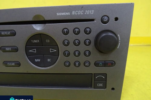 RADIO FABRYCZNE NCDC 2013 OPEL SIGNUM 13138250 NR179