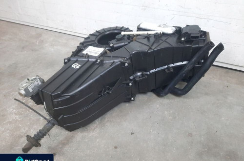 NAGRZEWNICA TYŁ AUDI Q7 4L 4L0820004D