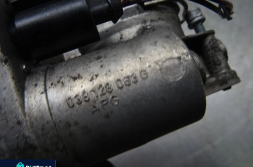 VW TOURAN I 03-05 1.9TDI LA7W PRZEPUSTNICA 038128053G