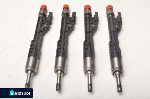 BMW M4 F82 F20 2.0 3.0B WTRYSKI 7639994 0261500172