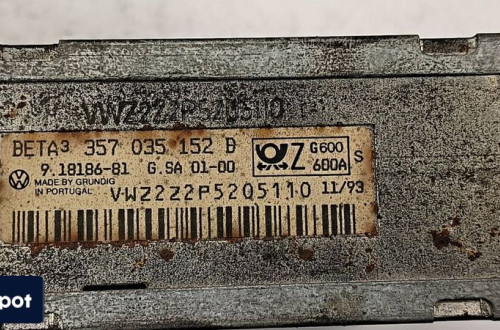 RADIO VOLKSWAGEN GOLF III 357035152D