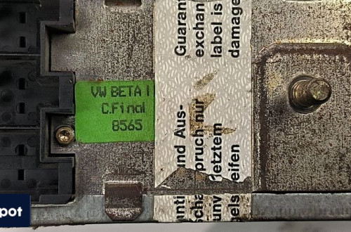 RADIO VOLKSWAGEN GOLF III 357035152D