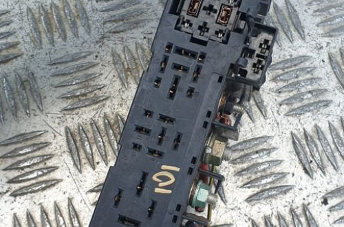 vw audi skoda skrzynka bezpieczników 8l0941822