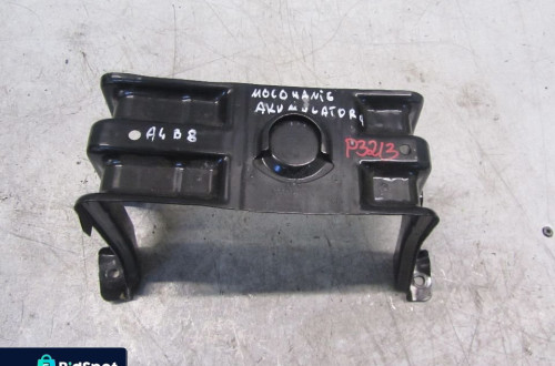 audi a4 b8 2.0 tdi mocowanie akumulatora