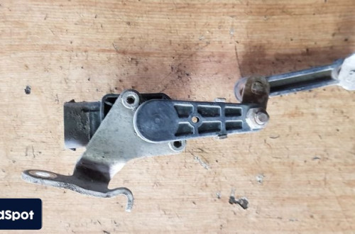 BMW F01 F02 CZUJNIK POZIOMOWANIA ŚWIATEŁ 6788571
