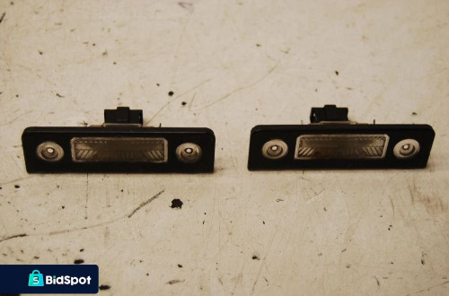 LAMPKA TABLICY REJESTRACYJNEJ 1Z0943021 SKODA OCTAVIA II 1Z0943021B