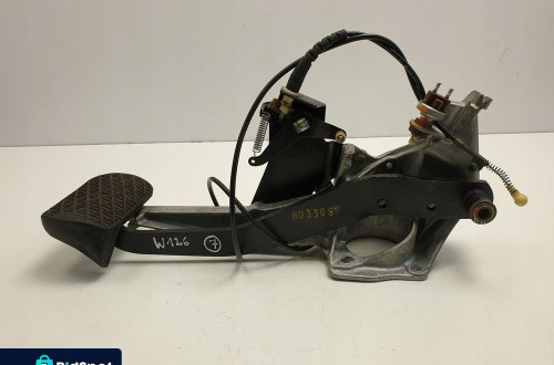 Mercedes W126 SEC 5.6 V8 PEDAŁ HAMULCA 1262902819