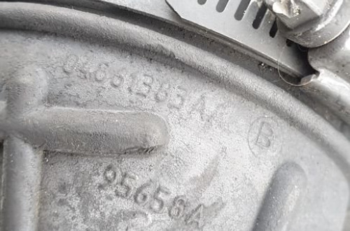 chrysler voyager iv 2.5 crd rura waz przewód dolot powietrza 04681383a