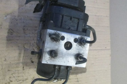 pompa ABS Yaris I 445100D010 0273004572