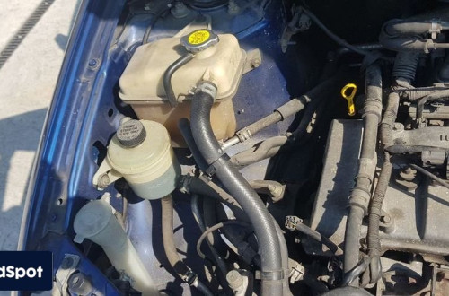 MAZDA MPV 2001 2.0 16V ZBIORNICZEK PŁYNU WSPOMAGANIA