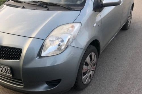 Toyota Yaris II D4D PÓŁOŚ PRAWA