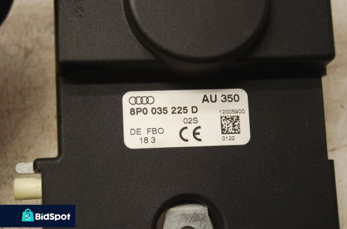 WZMACNIACZ ANTENOWY 8P0035225D AUDI A3 8P
