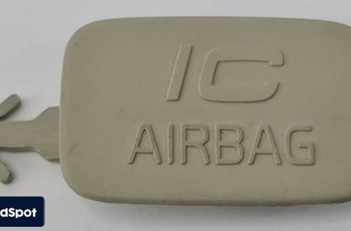 ZAŚLEPKA AIRBAG VOLVO V40 II 31271463