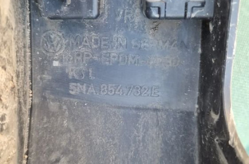 VOLKSWAGEN TIGUAN LISTWA NA BŁOTNIK PRAWY PRZÓD 5NA854732E