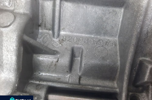 RENAULT MEGANE III SCENIC III 1.5 DCI POMPA OLEJU 8200307174