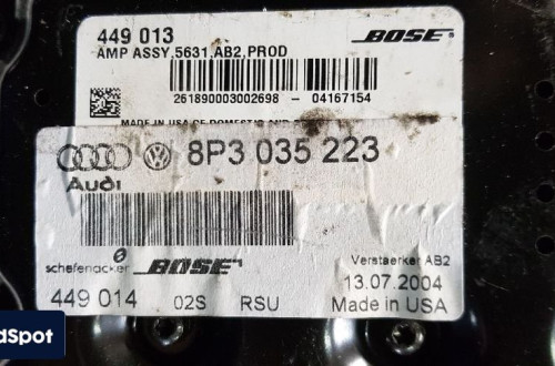 AUDI A3 8P WZMACNIACZ BOSE 8P3035223