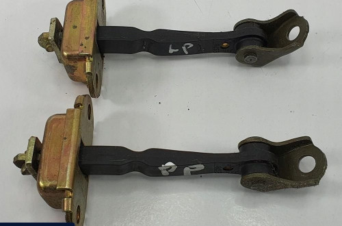 OGRANICZNIK DRZWI NISSAN MICRA K12 3D