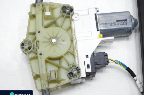 MECHANIZM PODNOŚNIK SZYBY LEWY TYŁ A6 C6