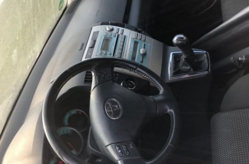 TOYOTA COROLLA VERSO WÓZEK PRZÓD