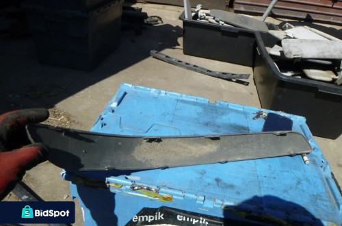 mazda premacy listwa zderzaka przod przednia lewa