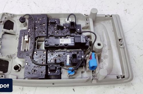LAMPKA OŚWIETLENIE KABINY AUDI A6 C7 4G0947135H