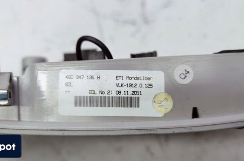 LAMPKA OŚWIETLENIE KABINY AUDI A6 C7 4G0947135H