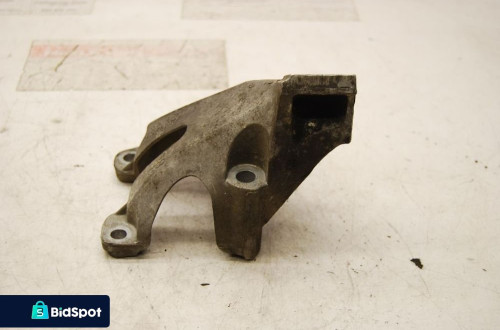 ŁAPA WSPORNIK SILNIKA LEWY 8E0199307E AUDI A4 B6 2.4 V6 A6