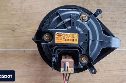 AUDI A4 B6 WENTYLATOR DMUCHAWA 8E1820021E