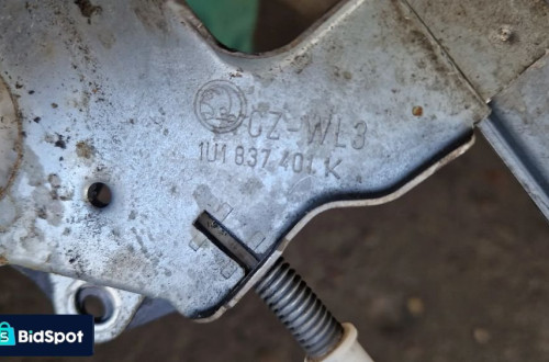 SKODA OCTAVIA I PODNOŚNIK SZYBY LEWY PRZÓD  1U1837401K