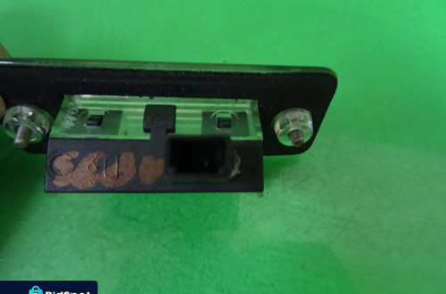 LAMPKA TABLICY REJESTRACJI AUDI A8 D3 02-05 NR9