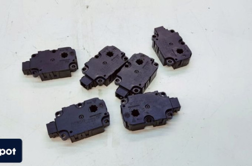 SILNICZEK NAGRZEWNICY AUDI A6 C7 A7 ZBAT0061D01 AT