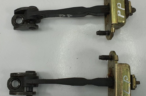 OGRANICZNIK DRZWI PRZÓD PRZEDNI FORD FIESTA MK6