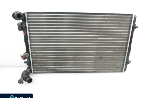 CHŁODNICA WODY MERCEDES W124 250 D