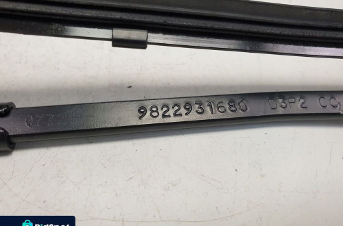 Opel Corsa F LEWE RAMIE WYCIERACZKI przód