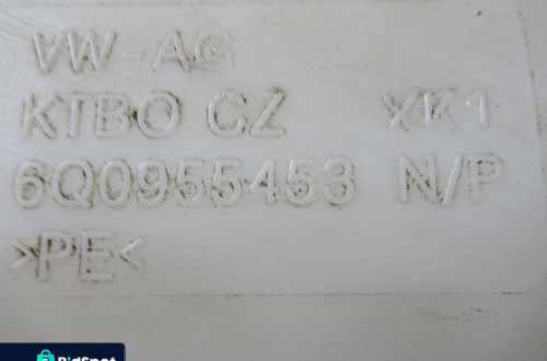 ZBIORNICZEK SPRYSKIWACZY VOLKSWAGEN POLO 4 IV