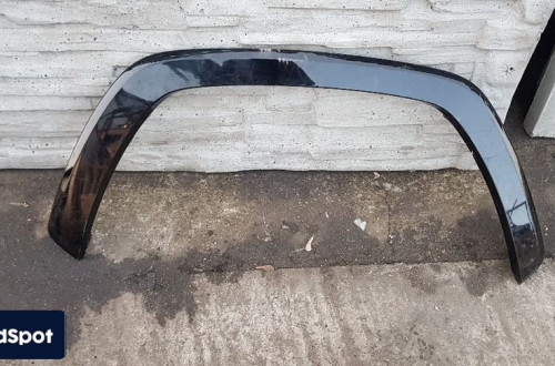 TOYOTA RAV 4 2018- LISTWA NA BŁOTNIK PRAWY PRZÓD 75601-42170-CO