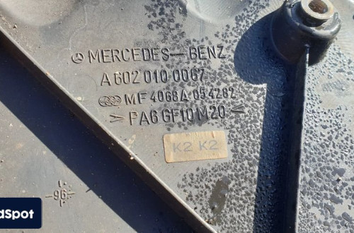 mercedes w210 2.9 td osłona pokrywa silnika a6020100067
