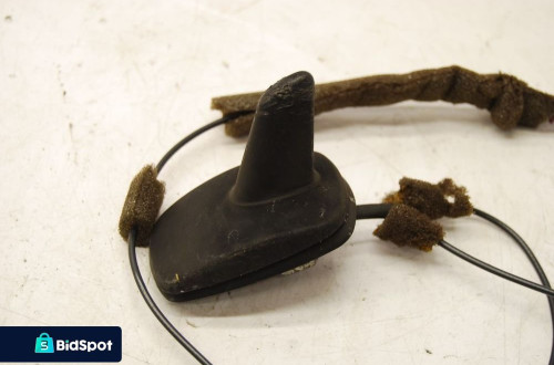 ANTENA DACHOWA GPS 8E9035503G AUDI A4 B6 B7 8E9035503 8E9035503F