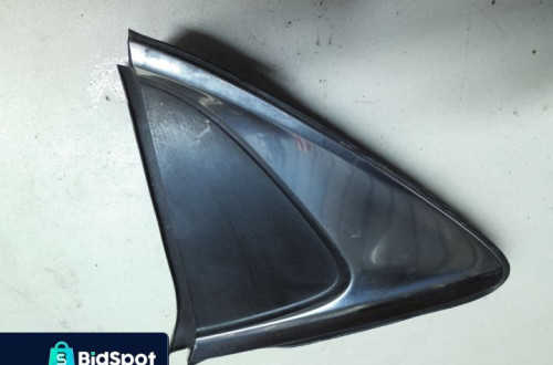 TRÓJKĄT LISTWA NA BŁOTNIK PRAWY TYŁ MAZDA 6 GJ 13-