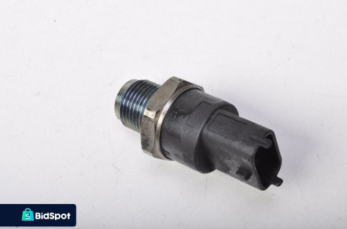 XC90 2.4 D5 CZUJNIK CIŚNIENIA PALIWA 0281002612