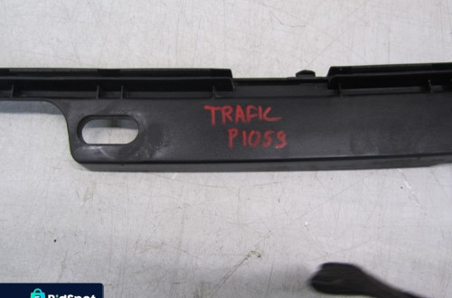 renault trafic II 2.0 dci eu podszybie plastikowe