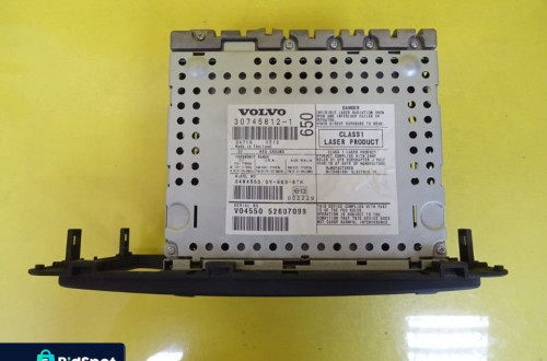 RADIO + PILOT VOLVO S60 V70 XC70 30745812-1 / 30657371-1 NR124